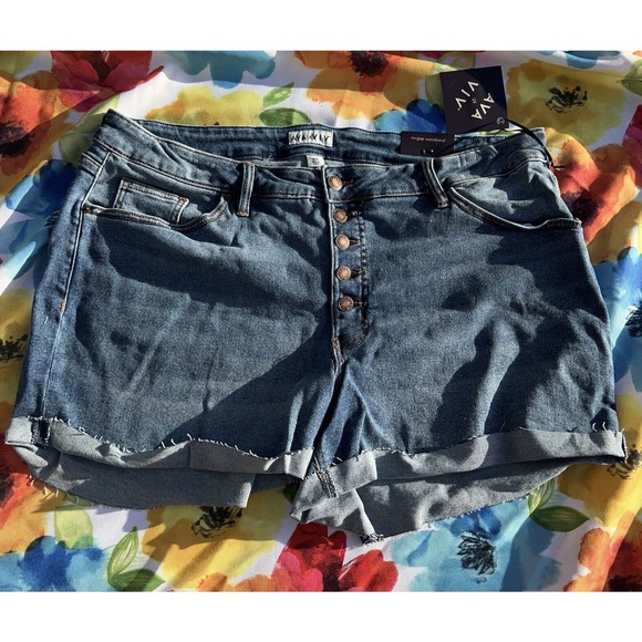 Ava & Viv Mid Rise Blue Jean Shorts Women's Plus Size 20W NWT - Picture 3 of 5